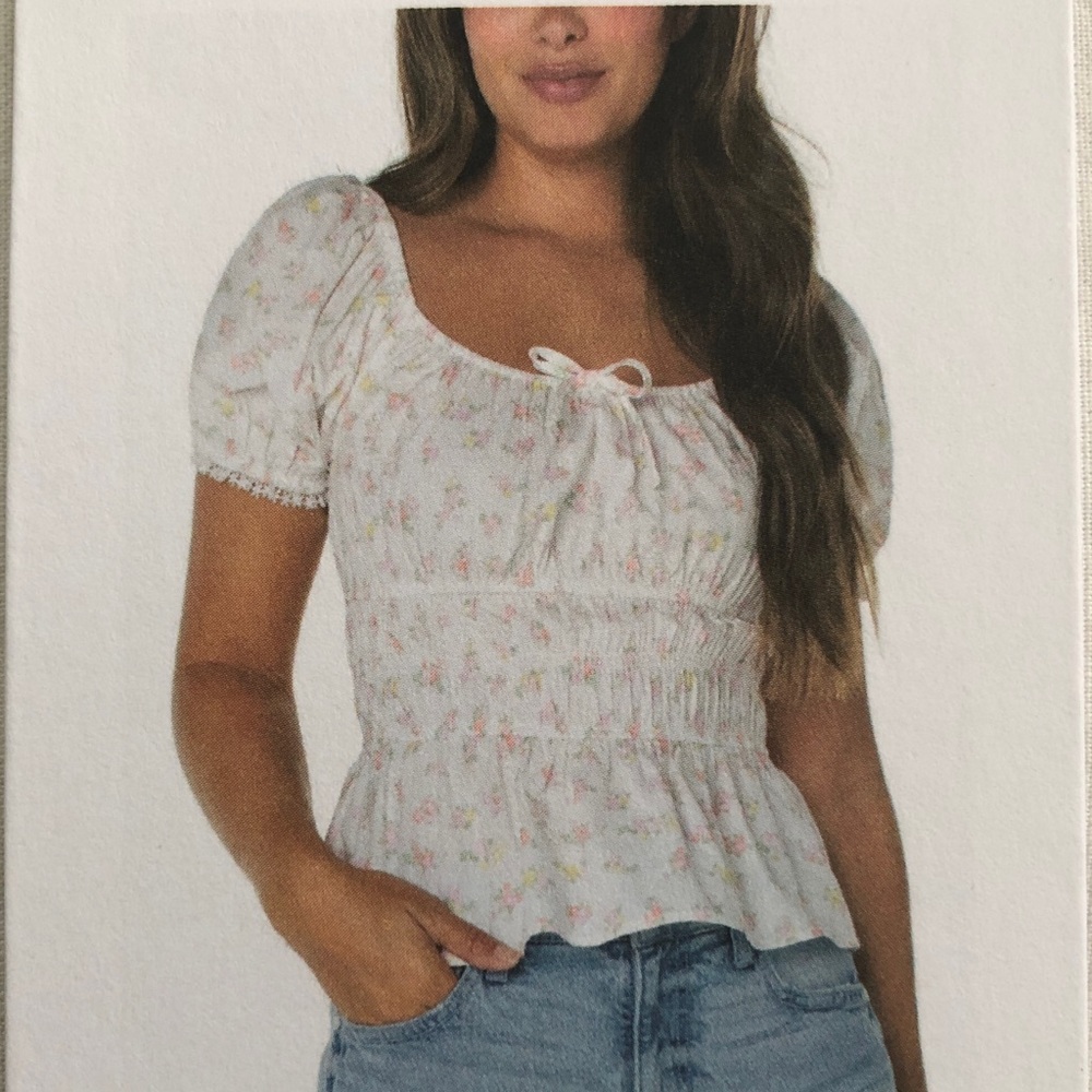 Celebrity Pink White Floral Puff-Sleeve  Top NWT